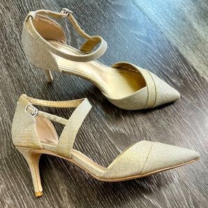 Belle by Badgley Mischka gold heels size 7